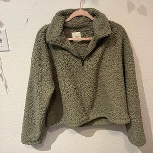 teddy bear green cropped sweater—>M